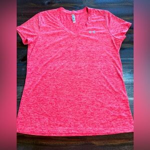 Under Armour HeatGear Women’s V-Neck Performance Tee  EUC
